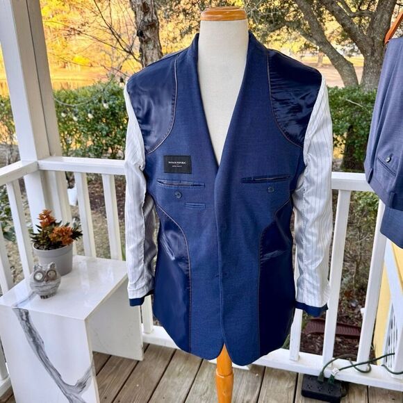 Banana Republic Medium Blue Wool 2 Piece Suit.  Marzotto fabric - Picture 5 of 16